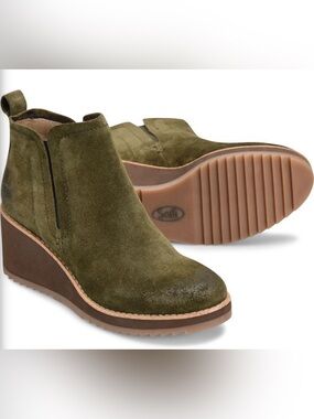 Sofft Olive Green Suede Wedge Ankle Boot